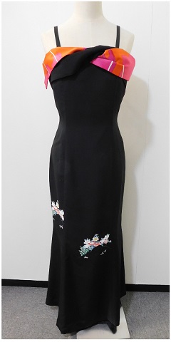 着物リメイクワンピース　　黒絵羽からチュニックワンピース 着物の羽織やコートをリメイク / 黒絵羽の羽織 / 郵送は全国対応